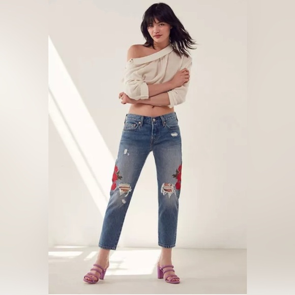 Levi's 501T Floral Jeans Embroidered Distressed Cropped Tapered Crop Denim 26 - Picture 16 of 16